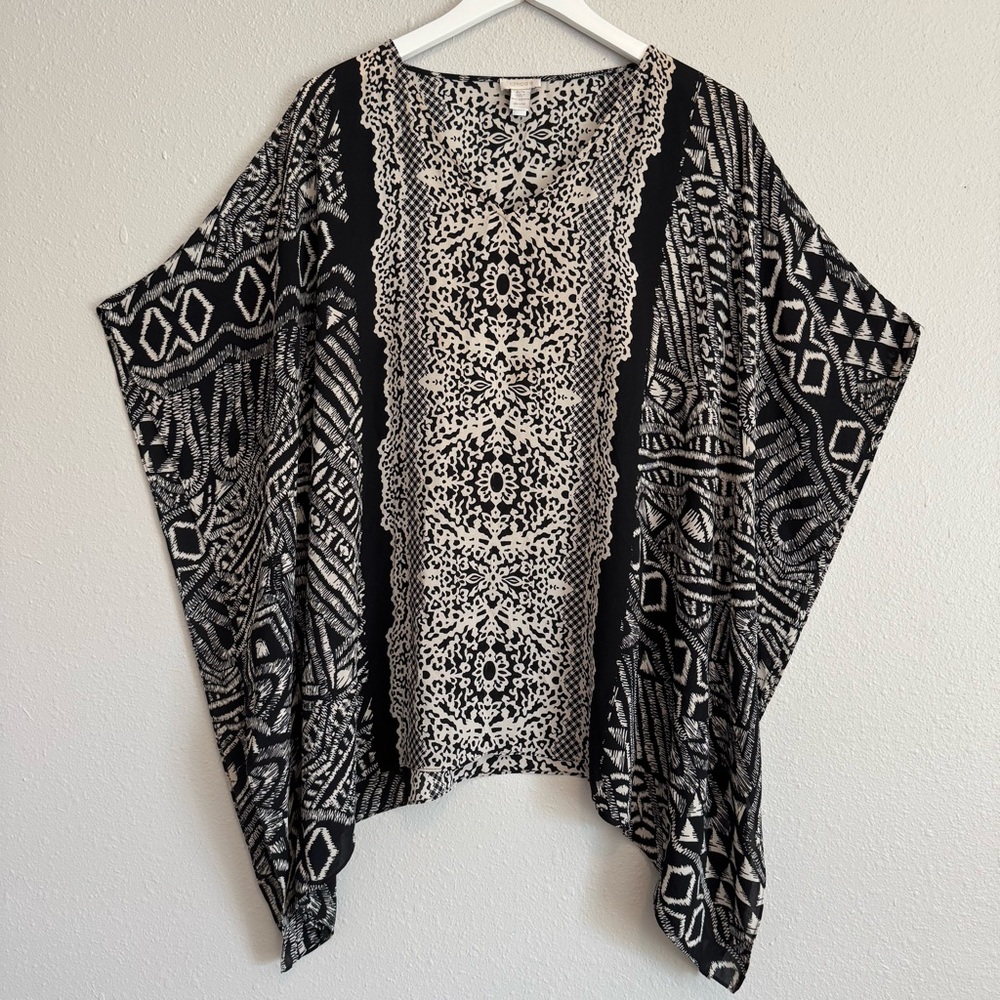 Chico’s Geometric Border Print Poncho Top‎ S/M - Black & White Boho Chic Topper